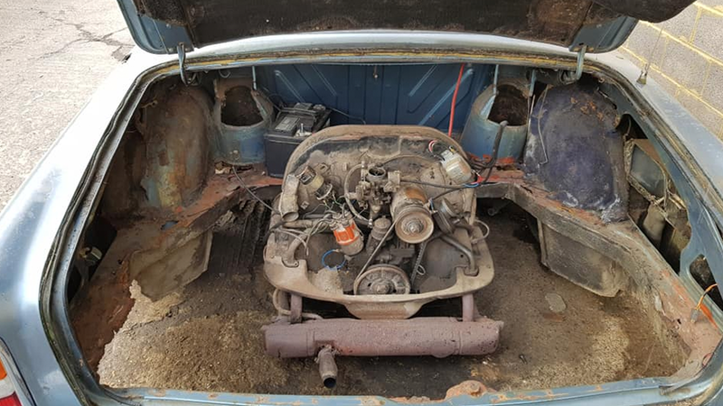 Illustration for article titled This Rusty Rolls-Royce With a Ramshackle Beetle Engine Should Be the Start of a New Car Modding Trend